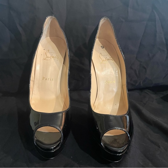 Beautiful pair of Black Louboutin, size 9. Gently worn, like new!! - Picture 2 of 6